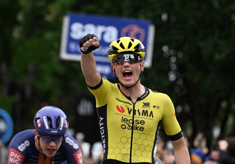 Ayuso salva la duodécima etapa que se lleva Kooij en un peleado esprint Ayuso salva la duodécima etapa que se lleva Kooij en un peleado esprint
