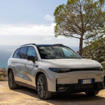 Leapmotor muestra su gama eléctrica T03 y C10 en el Salón de Barcelona