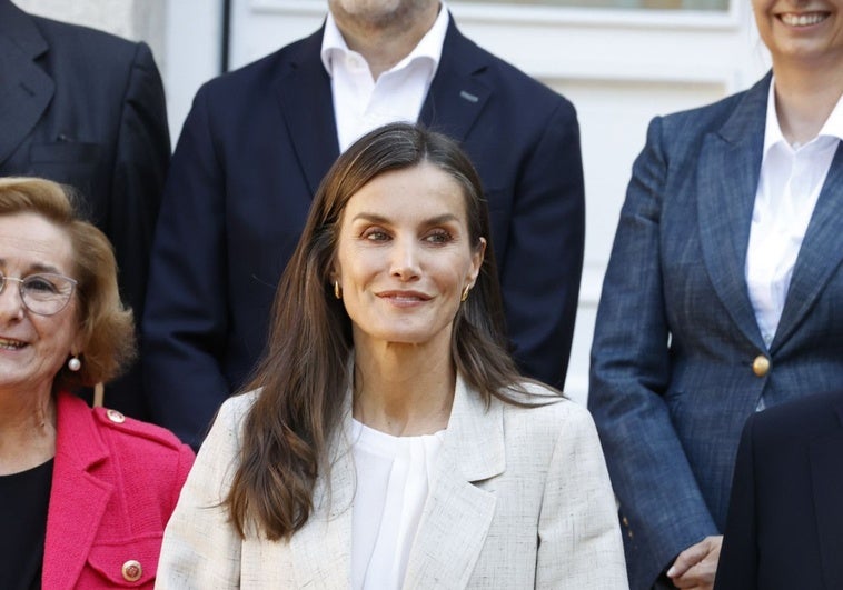 La Reina Letizia estrena un traje de lino perfecto para ir a una comunión La Reina Letizia estrena un traje de lino perfecto para ir a una comunión