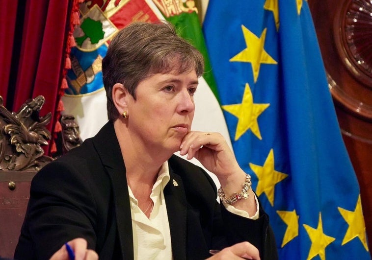 Frenan el cese de la subdelegada del Gobierno tras intentar colocar a la 'sacrificada' de Gallardo Frenan el cese de la subdelegada del Gobierno tras intentar colocar a la ‘sacrificada’ de Gallardo