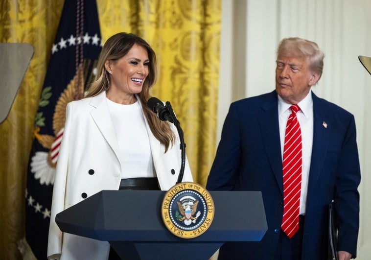 Gritos en el Ala Oeste de la Casa Blanca: «¡No lo puedo creer! ¡Un Papa americano!» Gritos en el Ala Oeste de la Casa Blanca: «¡No lo puedo creer! ¡Un Papa americano!»