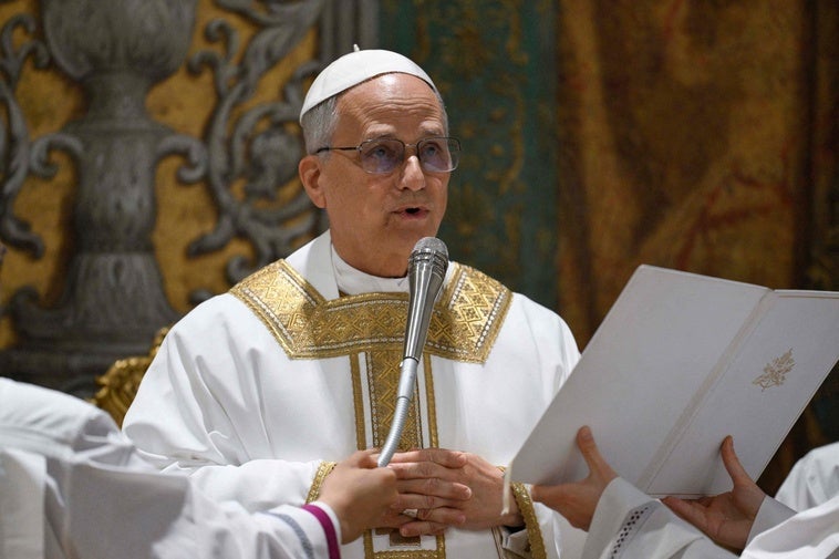 El Papa propone una Iglesia «que ilumine el mundo con la santidad de los cristianos» El Papa propone una Iglesia «que ilumine el mundo con la santidad de los cristianos»
