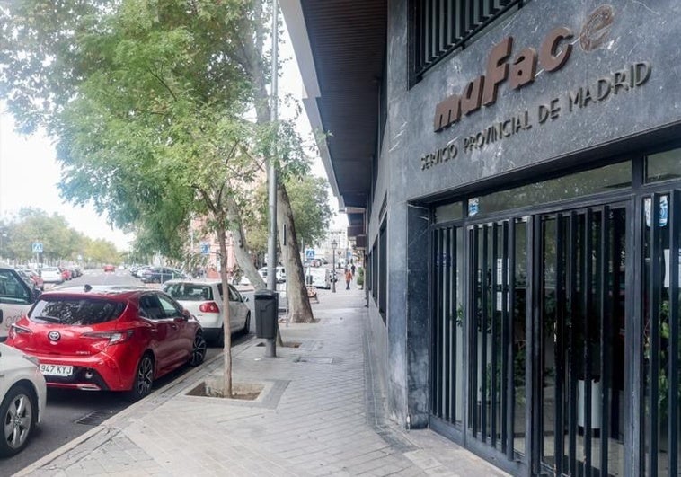 Denuncian un tijeretazo a la red de hospitales de Muface días después de la puesta en marcha del nuevo concierto Denuncian un tijeretazo a la red de hospitales de Muface días después de la puesta en marcha del nuevo concierto