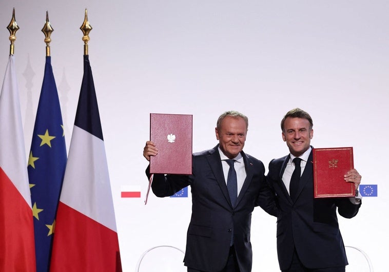 Francia y Polonia firman un tratado que refuerza su cooperación militar ante la amenaza de Rusia Francia y Polonia firman un tratado que refuerza su cooperación militar ante la amenaza de Rusia