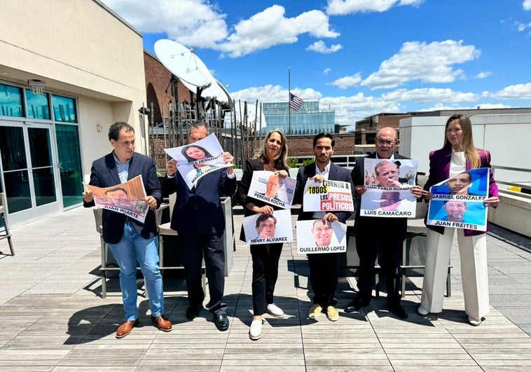 «No nos dejaron salir. Nos escapamos»: los cinco opositores venezolanos liberados rompen el silencio en Washington «No nos dejaron salir. Nos escapamos»: los cinco opositores venezolanos liberados rompen el silencio en Washington