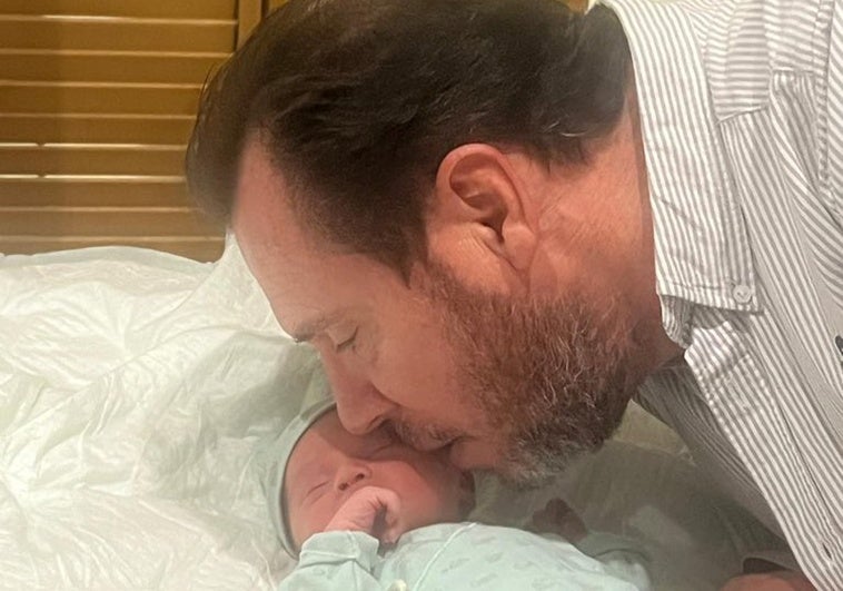 Óscar Puente, padre de su tercer hijo a los 56 años: «La saga continúa» Óscar Puente, padre de su tercer hijo a los 56 años: «La saga continúa»