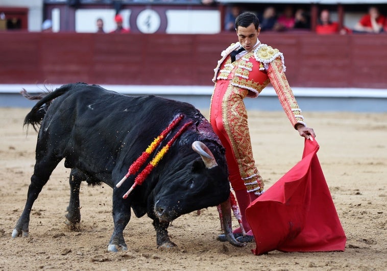 La crónica de San Isidro: a los mansos también les cuelgan las orejas La crónica de San Isidro: a los mansos también les cuelgan las orejas