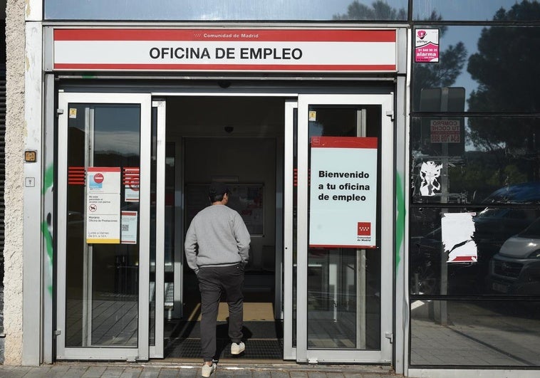 Cuándo se cobra el paro en mayo: la fecha en Caixabank, ING, Santander, BBVA y resto de bancos Cuándo se cobra el paro en mayo: la fecha en Caixabank, ING, Santander, BBVA y resto de bancos