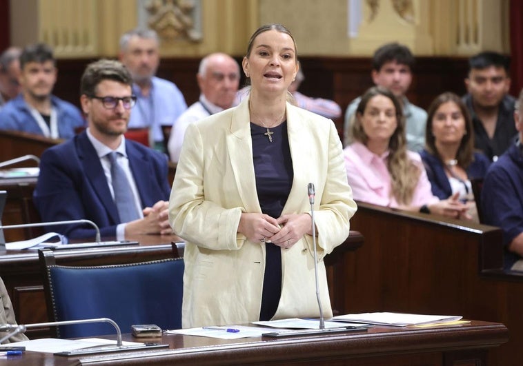 Prohens sella un acuerdo con Vox para aprobar los presupuestos de Baleares Prohens sella un acuerdo con Vox para aprobar los presupuestos de Baleares