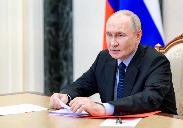 Putin condiciona una cumbre con Zelenski y Trump a la negociación del lunes en Estambul Putin condiciona una cumbre con Zelenski y Trump a la negociación del lunes en Estambul