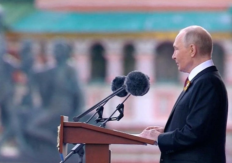 Putin, junto a Xi en el Desfile de la Victoria: «Rusia ha sido y será una barrera indestructible contra el nazismo» Putin, junto a Xi en el Desfile de la Victoria: «Rusia ha sido y será una barrera indestructible contra el nazismo»