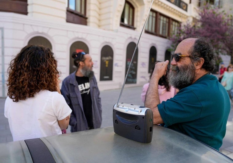 Seis de cada diez españoles vieron «insuficiente» la información del Gobierno Seis de cada diez españoles vieron «insuficiente» la información del Gobierno