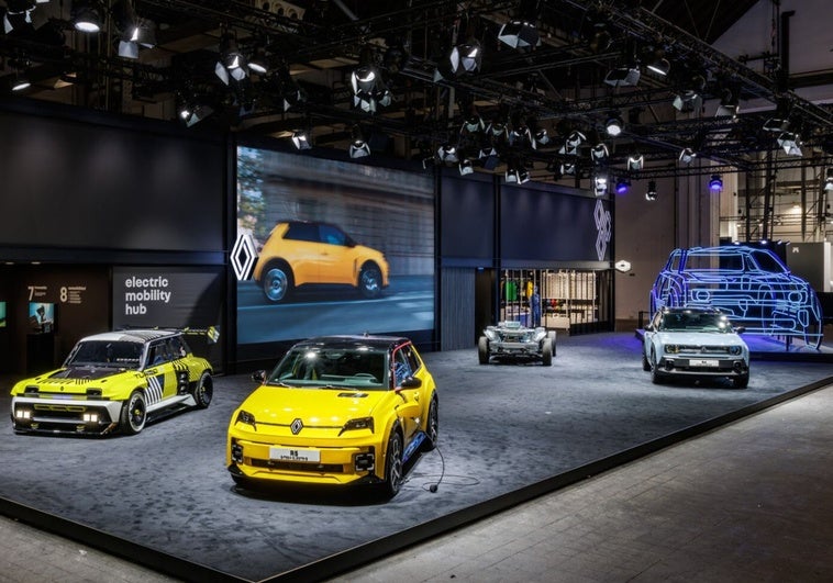 Renault acude a Automobile Barcelona con su gama E-Tech para democratizar la movilidad eléctrica Renault acude a Automobile Barcelona con su gama E-Tech para democratizar la movilidad eléctrica