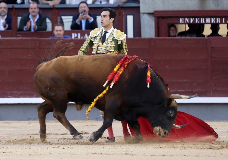 Honores a don Victoriano, un ganadero de Puerta Grande (la que pinchó Rufo) Honores a don Victoriano, un ganadero de Puerta Grande (la que pinchó Rufo)