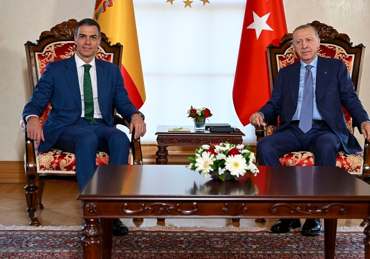 Sánchez ensalza a Erdogan como mediador en Oriente Próximo y Ucrania Sánchez ensalza a Erdogan como mediador en Oriente Próximo y Ucrania