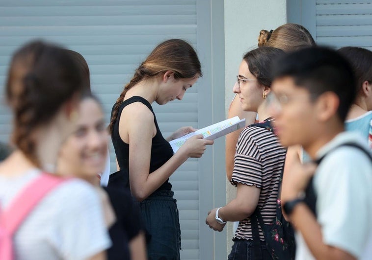 Las universidades pactan una estructura común para los exámenes de Selectividad en toda España Las universidades pactan una estructura común para los exámenes de Selectividad en toda España
