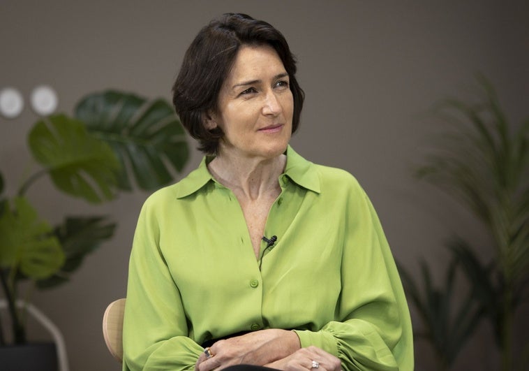 La exministra González-Sinde se postula para dirigir el Cervantes de Los Ángeles o el de Mánchester La exministra González-Sinde se postula para dirigir el Cervantes de Los Ángeles o el de Mánchester