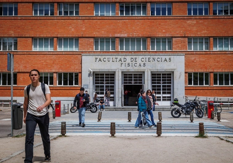 La nueva ley de extranjería bloquea la llegada a España de miles de universitarios estadounidenses La nueva ley de extranjería bloquea la llegada a España de miles de universitarios estadounidenses