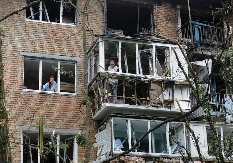 Nueva oleada de ataques rusos con drones y misiles sobre Kiev: «Fue una noche difícil para todos» Nueva oleada de ataques rusos con drones y misiles sobre Kiev: «Fue una noche difícil para todos»