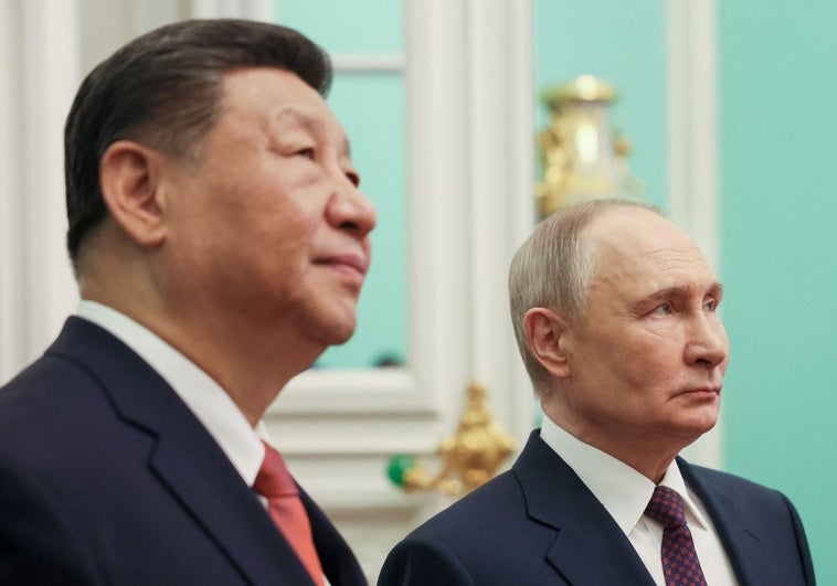 Putin y Xi Jinping presumen de su «amistad de acero» y se comprometen a permanecer unidos frente a EE.UU. Putin y Xi Jinping presumen de su «amistad de acero» y se comprometen a permanecer unidos frente a EE.UU.