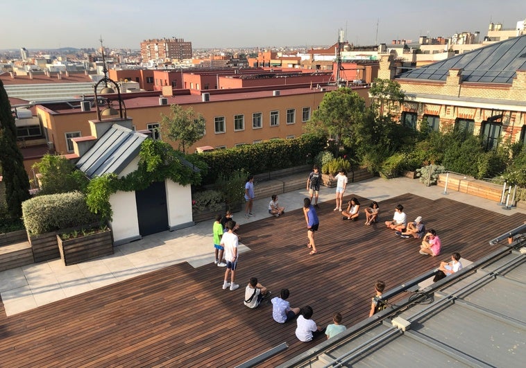 La Casa Encendida estrena su oasis veraniego en Madrid: cine, música y campamentos en la azotea La Casa Encendida estrena su oasis veraniego en Madrid: cine, música y campamentos en la azotea