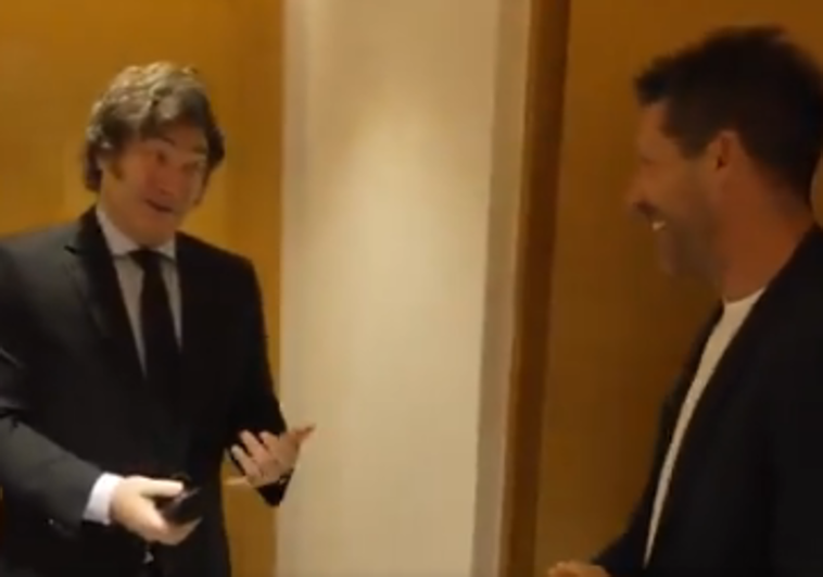 Milei se reúne con el Cholo Simeone durante su visita a Madrid: «Yo jugué contra ti» Milei se reúne con el Cholo Simeone durante su visita a Madrid: «Yo jugué contra ti»