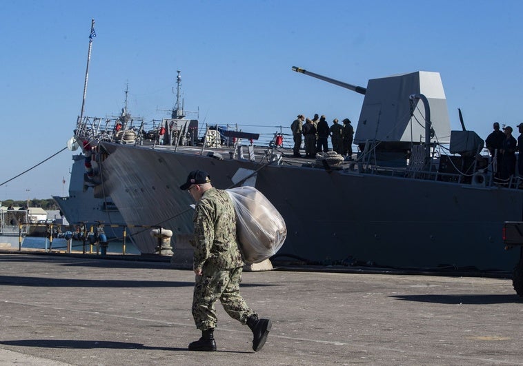 Un general de EE.UU. sugiere el traslado de las bases de Morón y Rota a Marruecos por la postura de Sánchez en defensa Un general de EE.UU. sugiere el traslado de las bases de Morón y Rota a Marruecos por la postura de Sánchez en defensa