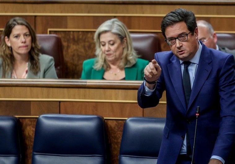 El Gobierno convoca 1.000 plazas de empleo público para garantizar la jubilación parcial del personal laboral El Gobierno convoca 1.000 plazas de empleo público para garantizar la jubilación parcial del personal laboral