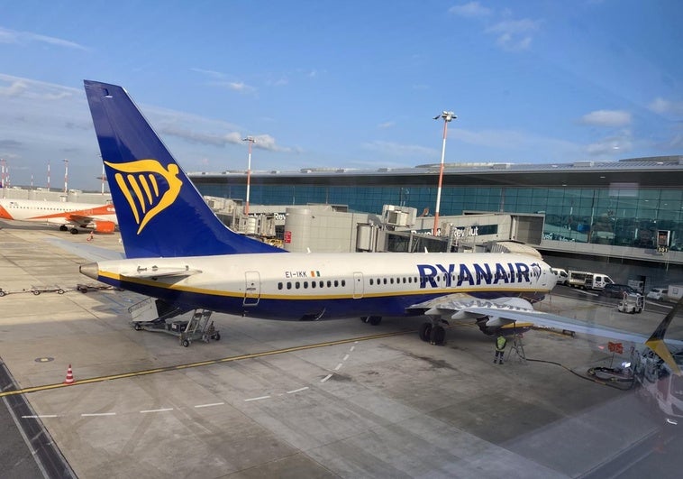 El Supremo prohíbe a Ryanair recortar el sueldo a los tripulantes que no estén afiliados a CC.OO. El Supremo prohíbe a Ryanair recortar el sueldo a los tripulantes que no estén afiliados a CC.OO.