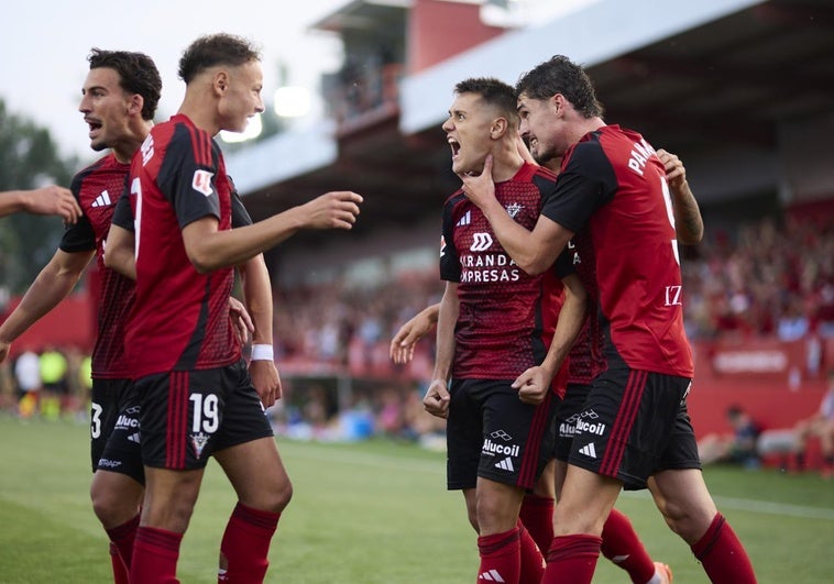 El Mirandés, un vendaval, prolonga el milagro y sigue soñando El Mirandés, un vendaval, prolonga el milagro y sigue soñando
