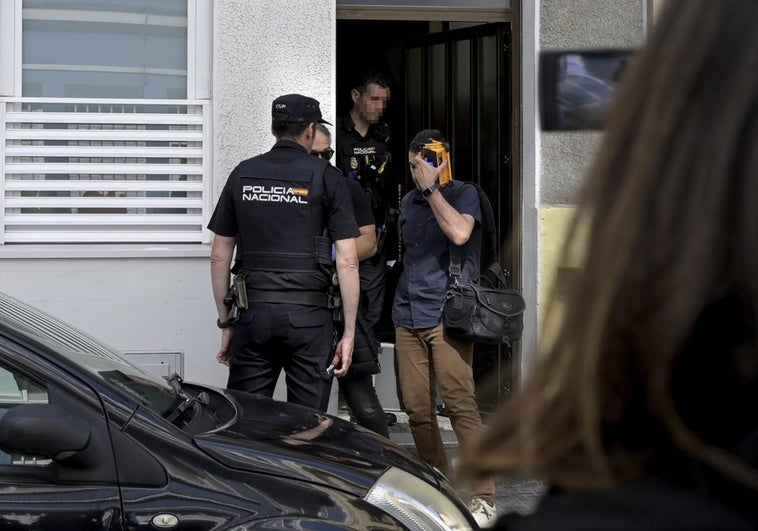 Crimen machista de La Coruña: la autopsia revela que la mató de unas diez puñaladas tras un mes casados Crimen machista de La Coruña: la autopsia revela que la mató de unas diez puñaladas tras un mes casados