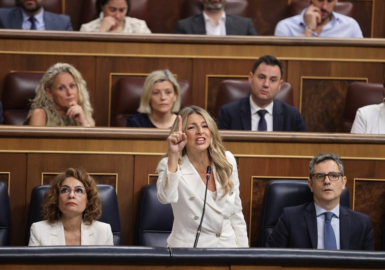 Yolanda Díaz y el «voto de los muertos» en Galicia que nunca benefició al PP de Feijóo en las elecciones autonómicas Yolanda Díaz y el «voto de los muertos» en Galicia que nunca benefició al PP de Feijóo en las elecciones autonómicas