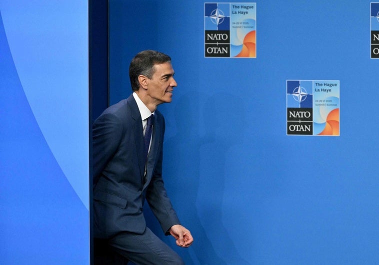 Pedro Sánchez insiste en la inversión del 2,1% del gasto en defensa pese a que el acuerdo unánime compromete al 5% Pedro Sánchez insiste en la inversión del 2,1% del gasto en defensa pese a que el acuerdo unánime compromete al 5%