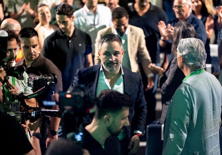 Abascal se lanza a la campaña como «alternativa» de Gobierno: «No somos muleta» Abascal se lanza a la campaña como «alternativa» de Gobierno: «No somos muleta»