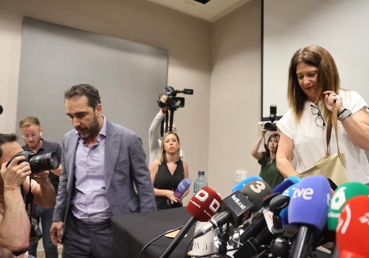 Aldama se encara con Leire Díez en plena comparecencia: «Esta señora está mintiendo» Aldama se encara con Leire Díez en plena comparecencia: «Esta señora está mintiendo»