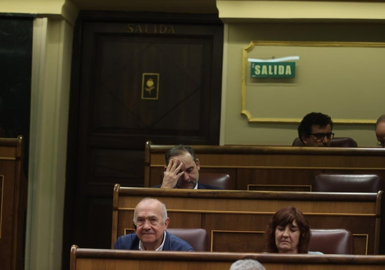 La UCO da crédito a que Sánchez cesó a Ábalos en julio de 2021 porque supo de los amaños a empresas La UCO da crédito a que Sánchez cesó a Ábalos en julio de 2021 porque supo de los amaños a empresas