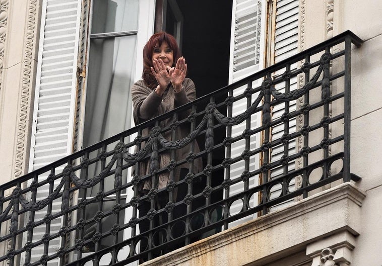 Cristina Kirchner, a la militancia desde su arresto domiciliario: «Vamos a volver» Cristina Kirchner, a la militancia desde su arresto domiciliario: «Vamos a volver»