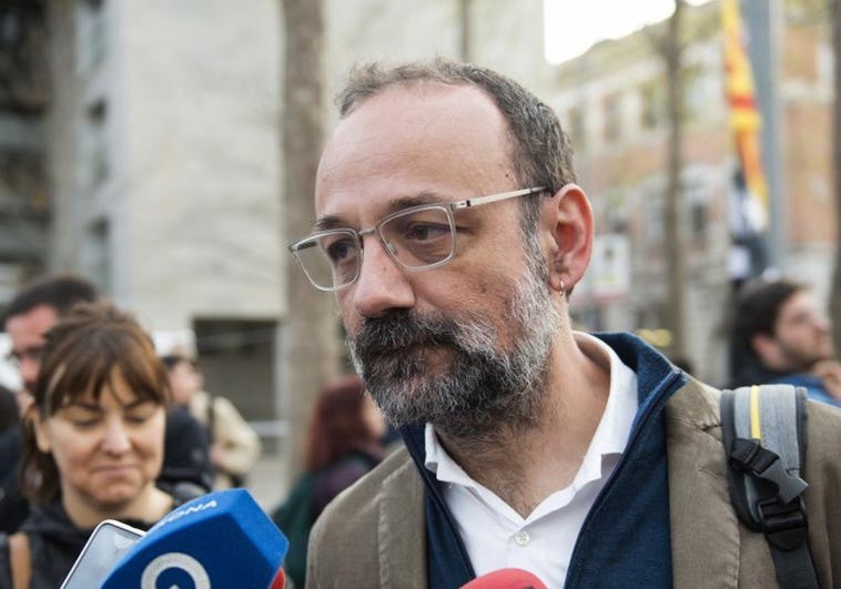 Un exdiputado de la CUP y redactor de la DUI de 2017 defenderá a Santos Cerdán Un exdiputado de la CUP y redactor de la DUI de 2017 defenderá a Santos Cerdán