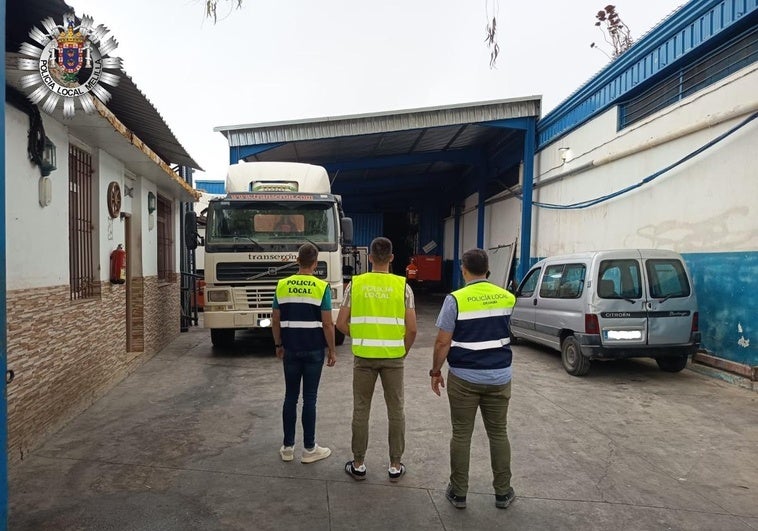 Cerrado un almacén de productos congelados en Melilla por riesgo sanitario con la destrucción de más de 100 toneladas Cerrado un almacén de productos congelados en Melilla por riesgo sanitario con la destrucción de más de 100 toneladas