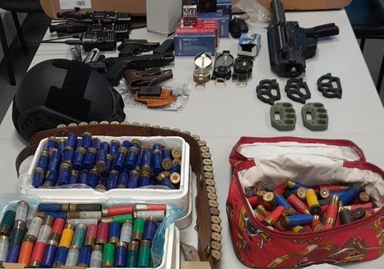 Portugal desmantela una milicia neonazi liderada por un alto mando policial Portugal desmantela una milicia neonazi liderada por un alto mando policial
