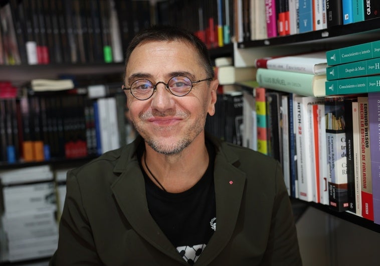 La Fiscalía archiva por segunda vez una denuncia contra Monedero: no ve trato degradante a sus alumnas, pero insta a la Complutense a actuar La Fiscalía archiva por segunda vez una denuncia contra Monedero: no ve trato degradante a sus alumnas, pero insta a la Complutense a actuar