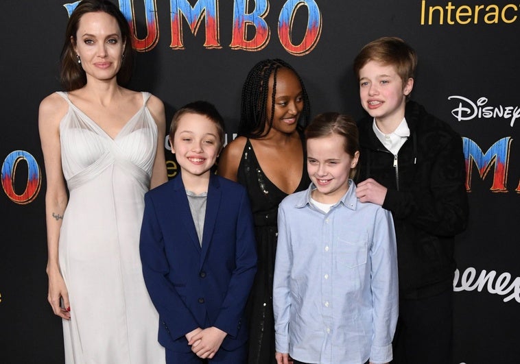 Shiloh, la hija de Angelina Jolie y Brad Pitt, se cambia de nombre y elimina el apellido de su padre Shiloh, la hija de Angelina Jolie y Brad Pitt, se cambia de nombre y elimina el apellido de su padre