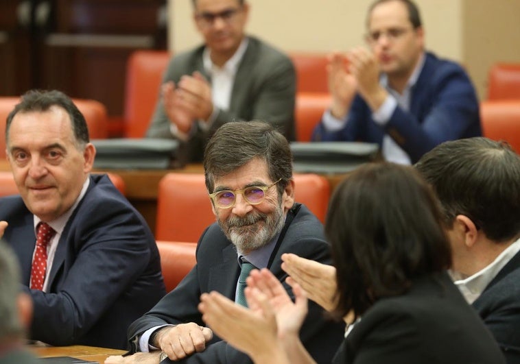Muere José Enrique Serrano a los 75 años, el hombre de todos los líderes del PSOE Muere José Enrique Serrano a los 75 años, el hombre de todos los líderes del PSOE