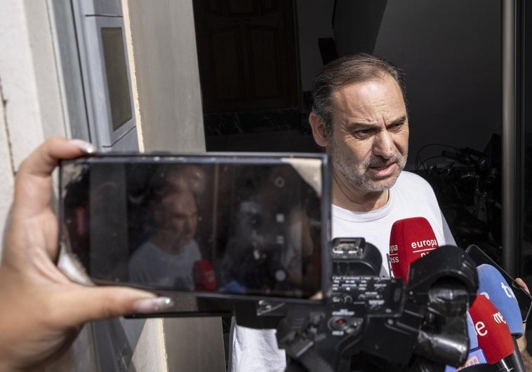 La UCO tiene grabaciones en las que Ábalos «podría haber admitido» conceder adjudicaciones «a cambio de un precio» La UCO tiene grabaciones en las que Ábalos «podría haber admitido» conceder adjudicaciones «a cambio de un precio»