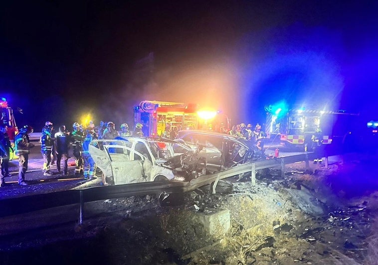 Mueren un policía y tres ladrones durante una persecución tras un robo Mueren un policía y tres ladrones durante una persecución tras un robo