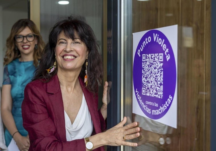 Redondo redobla su compromiso abolicionista y anuncia una ley para prohibir la prostitución tras los audios de Ábalos Redondo redobla su compromiso abolicionista y anuncia una ley para prohibir la prostitución tras los audios de Ábalos