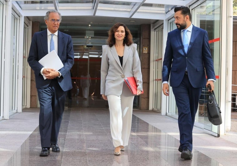 Las 20 advertencias de la Asamblea de Madrid a Sánchez: de la amnistía al apagón Las 20 advertencias de la Asamblea de Madrid a Sánchez: de la amnistía al apagón