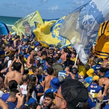 La épica burla de los aficionados del River Plate a los del Boca Juniors antes de su debut