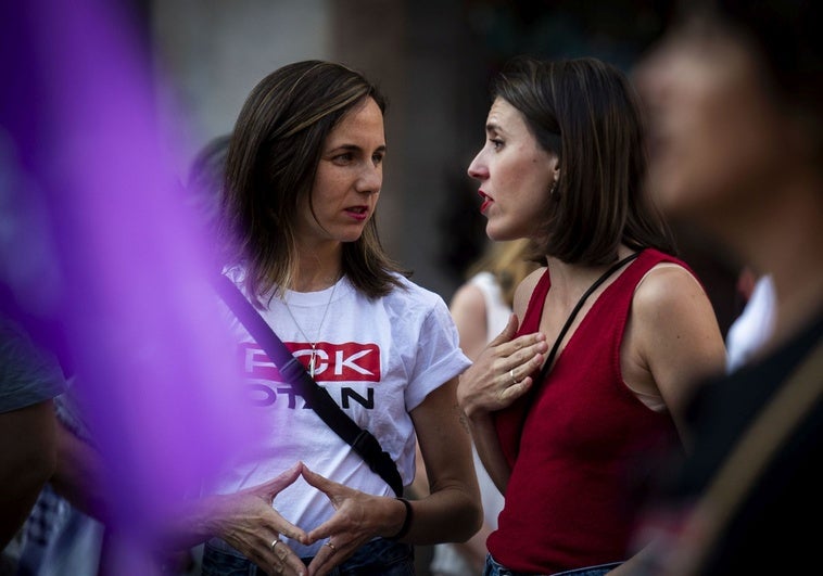 Podemos marca perfil propio con sus críticas a Sánchez por firmar el acuerdo de la OTAN Podemos marca perfil propio con sus críticas a Sánchez por firmar el acuerdo de la OTAN