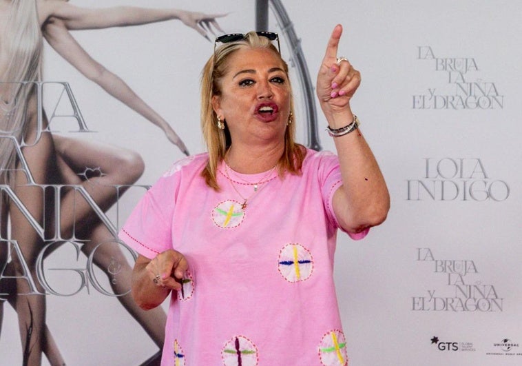 Belén Esteban se enfrenta al equipo de 'Socialité' por cómo la han tratado en un photocall Belén Esteban se enfrenta al equipo de ‘Socialité’ por cómo la han tratado en un photocall